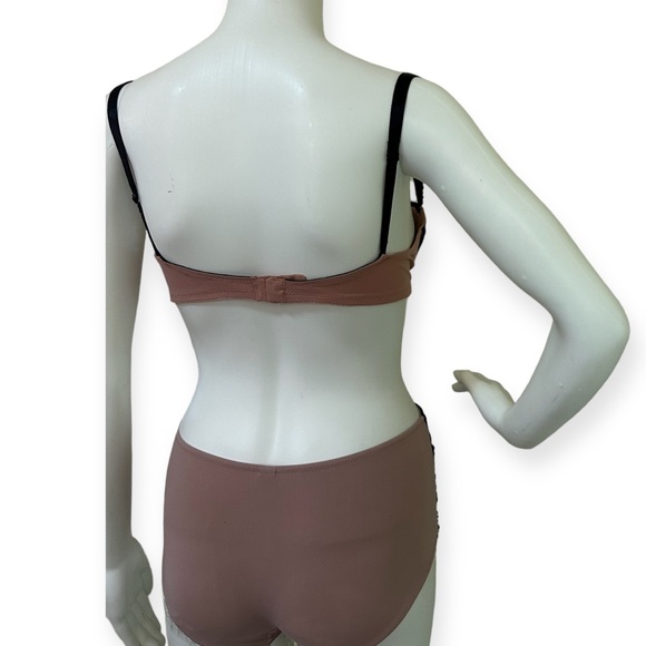 Vintag Moschino Rose & Black Lace Unwire Bra Set with Gilded Gold "Heart" Accent - Picture 2 of 10